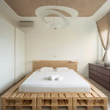 Lp 200 Apartment Triest