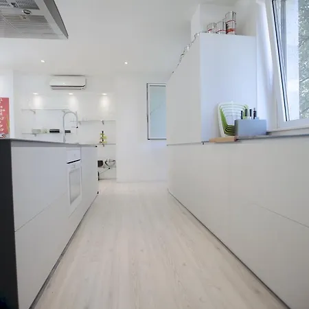 Lp 200 Apartment Triest